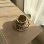 ⁦فنجان جليز منقط مع صحن⁩ - الصورة ⁦5⁩