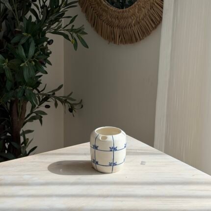 كوب خطوط زرقاء