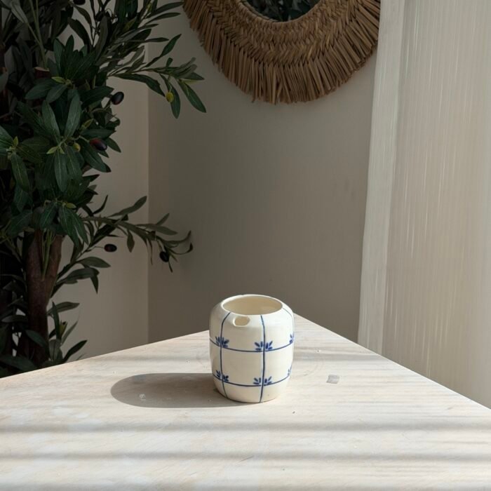 كوب خطوط زرقاء - Image 1