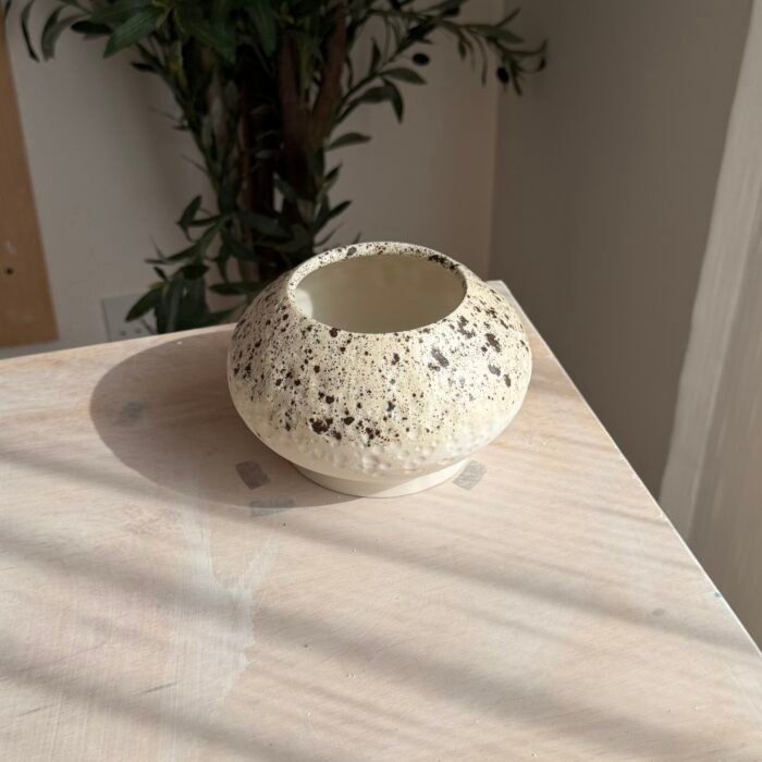 ⁦تحفة مع جليز منقط⁩ - الصورة ⁦1⁩