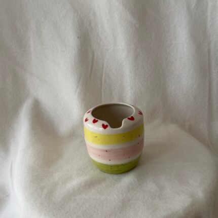 كوب خطوط صفراء ووردي واخضر