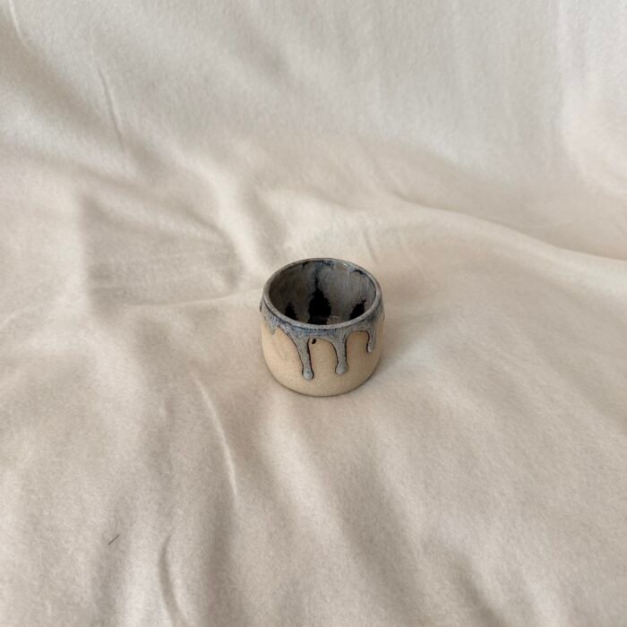 ⁦فنجان جليز اسود وابيض⁩ - الصورة ⁦2⁩