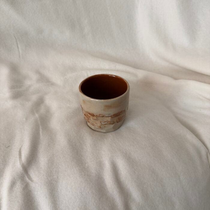 ⁦كوب بني⁩ - الصورة ⁦2⁩